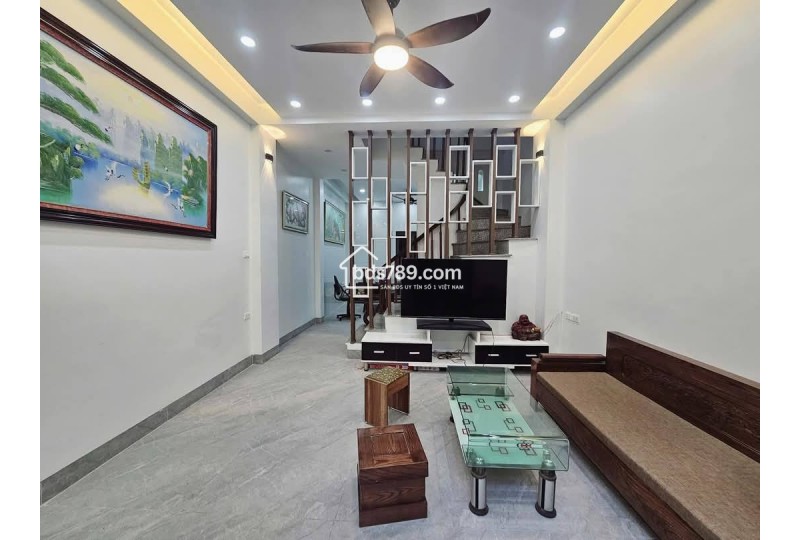 NHÀ TRUNG TÂM CẦU GIẤY