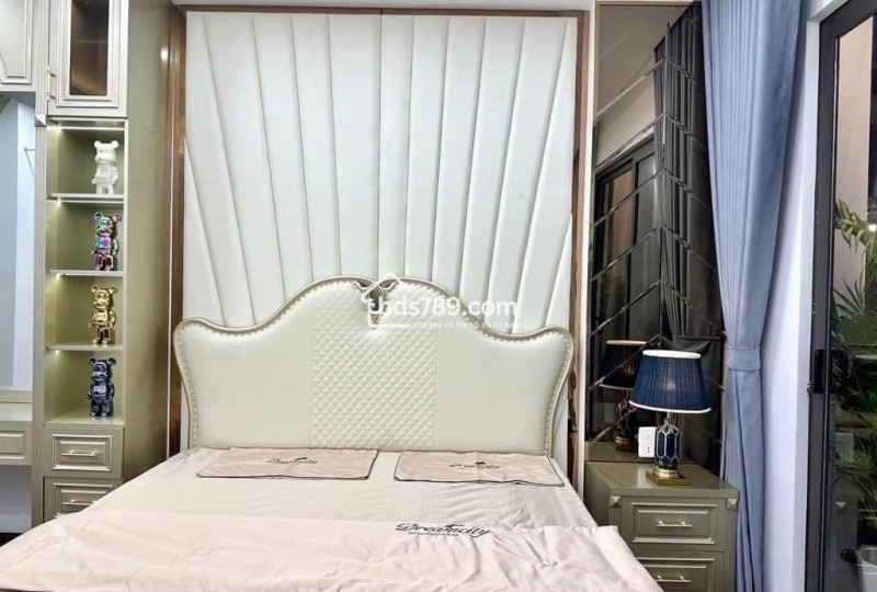 Bán nhà Nguyễn Lân, cách 1 nhà ra phố, diện tích 38m2, giá 10.8 tỷ