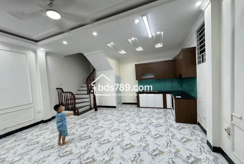Cho thuê nhà nguyên căn Lê Quý Đôn 2, Hà Cầu, Hà Đông – 42m² x 5 tầng, 5PN, ô tô đỗ cửa