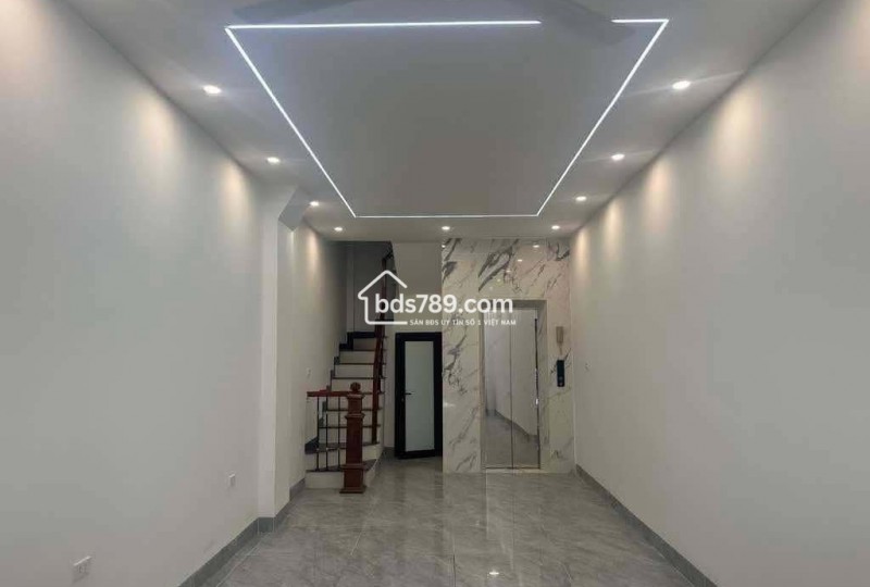 Bán nhà Tây Hồ Hà Nội, ngõ thông, ô tô vào nhà, phù hợp kinh doanh