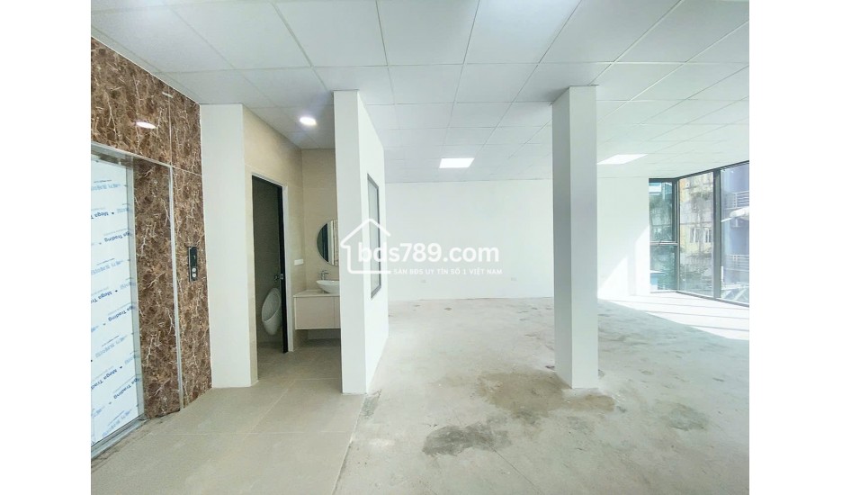 Cho thuê tòa nhà văn phòng 7 tầng mặt phố Trần Đăng Ninh, Hà Đông – 85m²/sàn, thang máy, giá 60 triệu/tháng