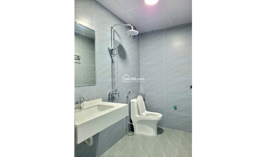 Bán Nhà 3.5 Tầng Đường Lạch Tray gần cầu rào 1 Ngô Quyền Hải Phòng, giá 3.55 tỷ.