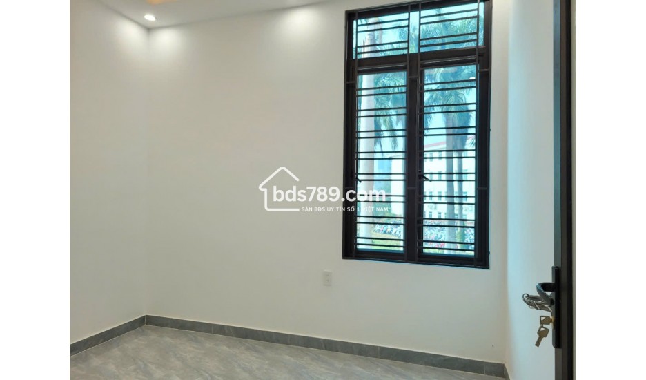 Bán Nhà 3.5 Tầng Đường Lạch Tray gần cầu rào 1 Ngô Quyền Hải Phòng, giá 3.55 tỷ.