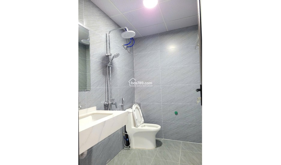 Bán Nhà 3.5 Tầng Đường Lạch Tray gần cầu rào 1 Ngô Quyền Hải Phòng, giá 3.55 tỷ.