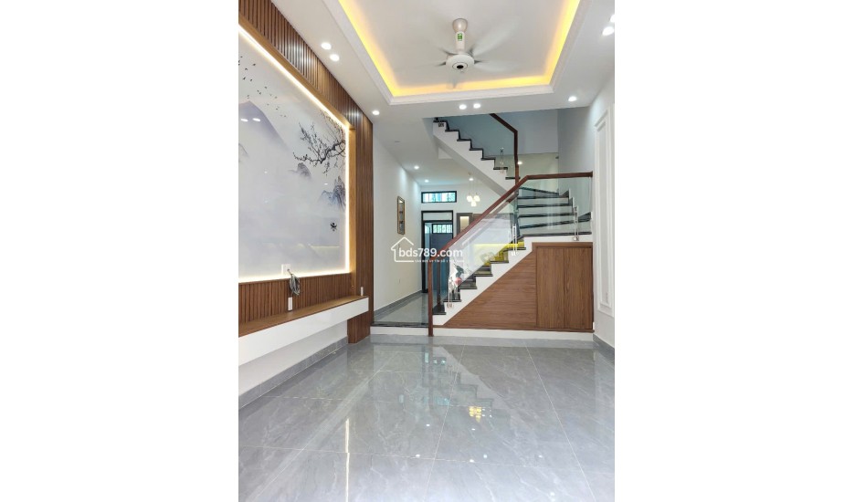 Bán Nhà 3.5 Tầng Đường Lạch Tray gần cầu rào 1 Ngô Quyền Hải Phòng, giá 3.55 tỷ.