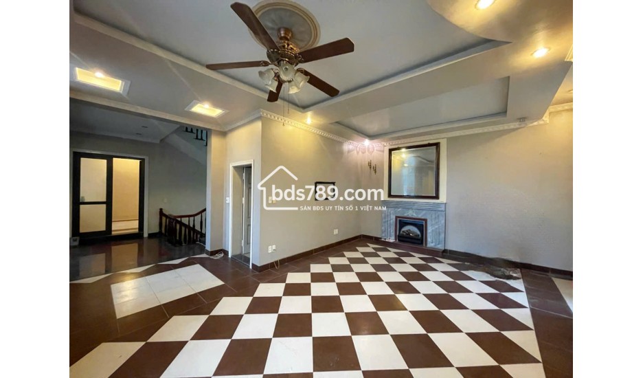 Bán Nhà 4 Tầng dân xây Lô 22 Lê Hồng Phong Ngô Quyền Hải Phòng, vị trí đẹp, giá 7.39 tỷ.