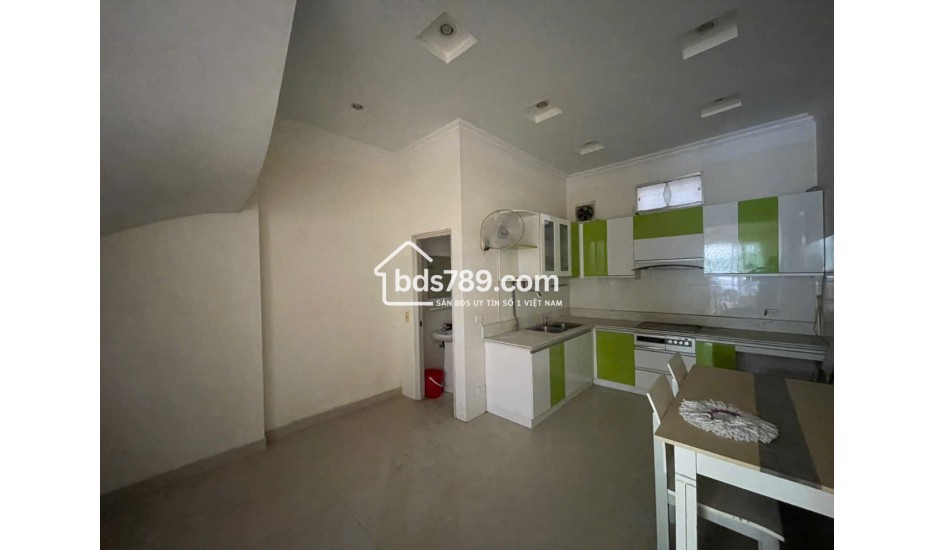 Bán Nhà 4 Tầng dân xây Lô 22 Lê Hồng Phong Ngô Quyền Hải Phòng, vị trí đẹp, giá 7.39 tỷ.