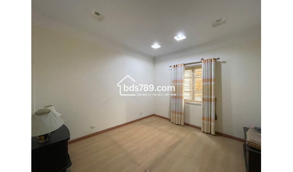 Bán Nhà 4 Tầng dân xây Lô 22 Lê Hồng Phong Ngô Quyền Hải Phòng, vị trí đẹp, giá 7.39 tỷ.
