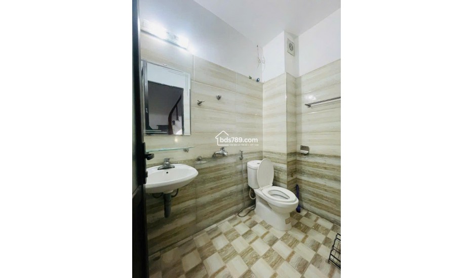 NHÀ ĐẸP TRUNG TÂM HÀ ĐÔNG – GẦN PHỐ QUANG TRUNG – 4.5 TẦNG CHUẨN CÔNG NĂNG