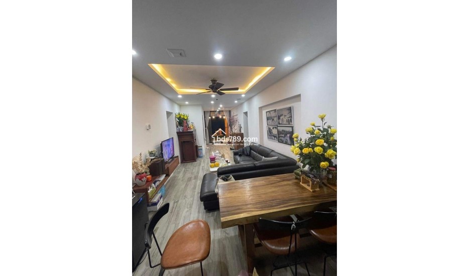 Bán TT Đống Đa - ô tô đỗ cửa - DT sổ hiếm - DT sử dụng 150m2 - tầm tiền cạnh tranh nhà đất