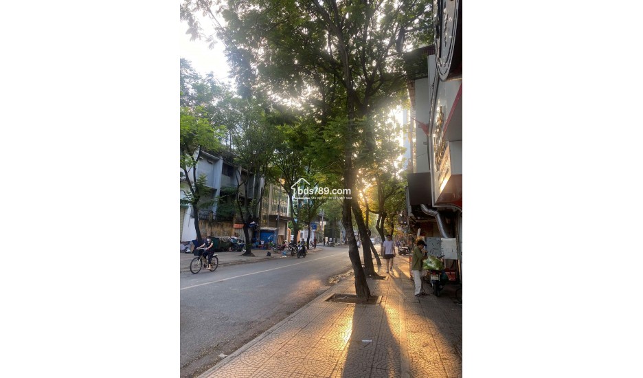 Bán TT Đống Đa - ô tô đỗ cửa - DT sổ hiếm - DT sử dụng 150m2 - tầm tiền cạnh tranh nhà đất