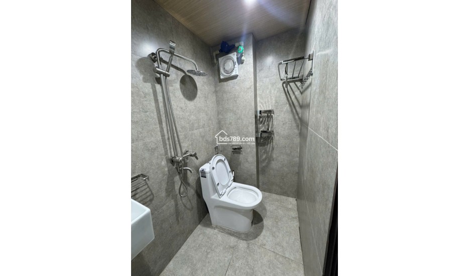 CCMN 6 TẦNG – 74M² – 18 PHÒNG – DÒNG TIỀN 60 TRIỆU/THÁNG – CÁCH GA VĂN QUÁN 100M