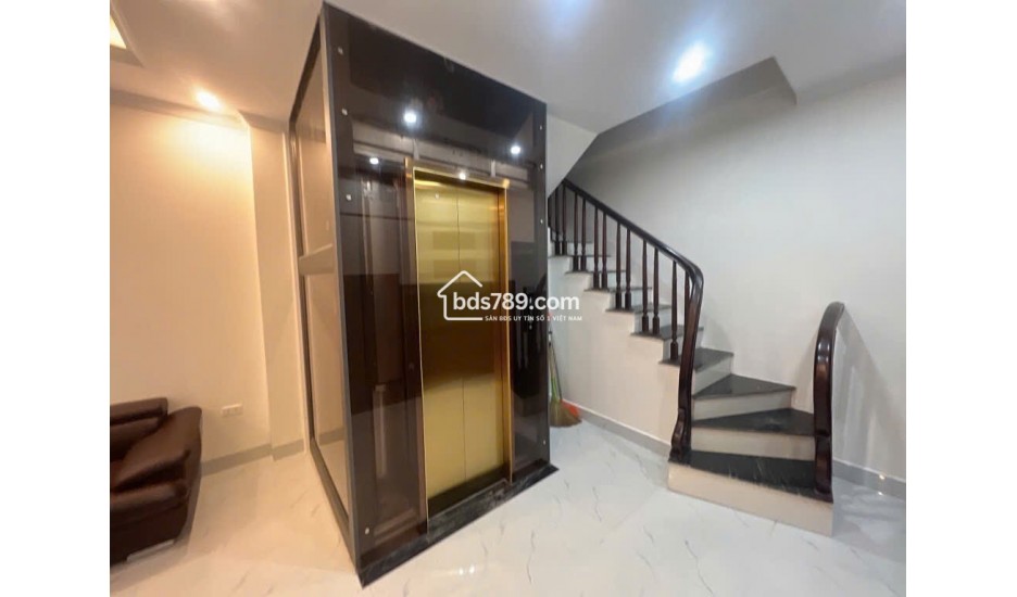 Bán nhà Trần Phú - giá 9,88 tỷ - 32m2 -Nhà mới xây-THANG MÁY SẴN