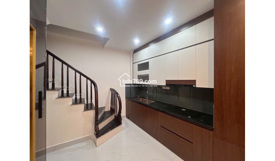 Bán nhà Trần Phú - giá 9,88 tỷ - 32m2 -Nhà mới xây-THANG MÁY SẴN
