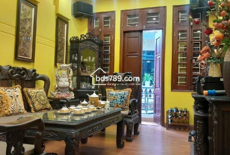 Bán nhà phố Huỳnh Thúc Kháng - Carnival đỗ cửa  - Thoáng ở ngay - 50m2 - n 14 tỷ