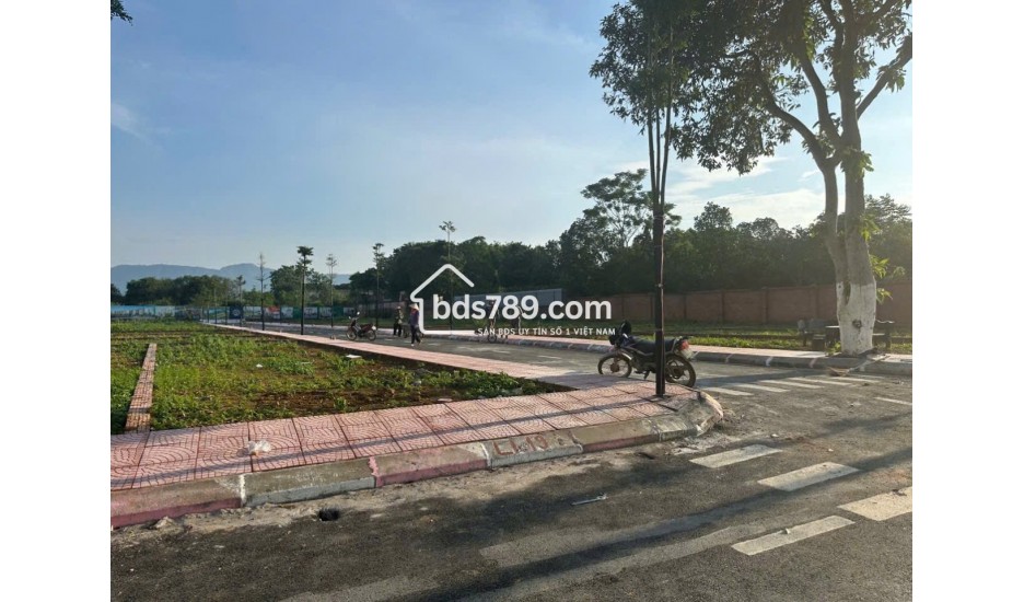 Chính chủ bán lô đất ở Hoà Lạc ( Phú Cát) gần Trường Đại học Quốc gia, FPT