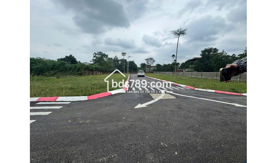 Bán đất khu đô thị vệ tinh Hoà Lạc gần Trường Đại học Quốc gia, gần Trường đh FPT, sát QL21 giá siêu rẻ