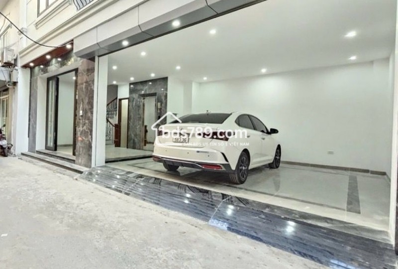 Bán nhà riêng Phố Lụa _Ô tô vào nhà_60M2_ Nở hậu_Thang máy_Hơn 13 tỷ_Hiếm !