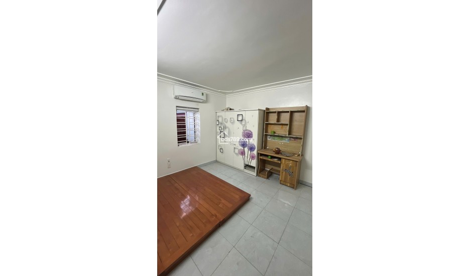 Bán nhà mặt đường Thư Trung - gần Văn Cao, 48m2 4 tầng, 3 ngủ giá 5,5 tỷ