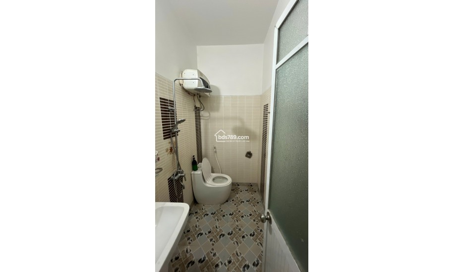 Bán nhà mặt đường Thư Trung - gần Văn Cao, 48m2 4 tầng, 3 ngủ giá 5,5 tỷ