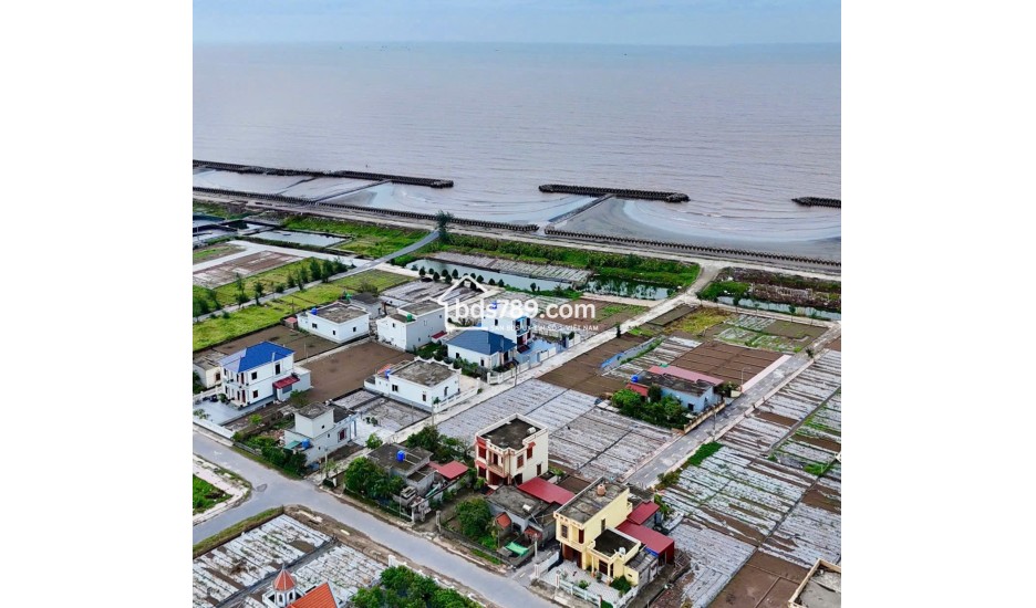 Cần bán gấp 98m2, đối diện bãi tắm HẢI XUÂN, CHỈ 1,3 TỶ - SẴN SỔ