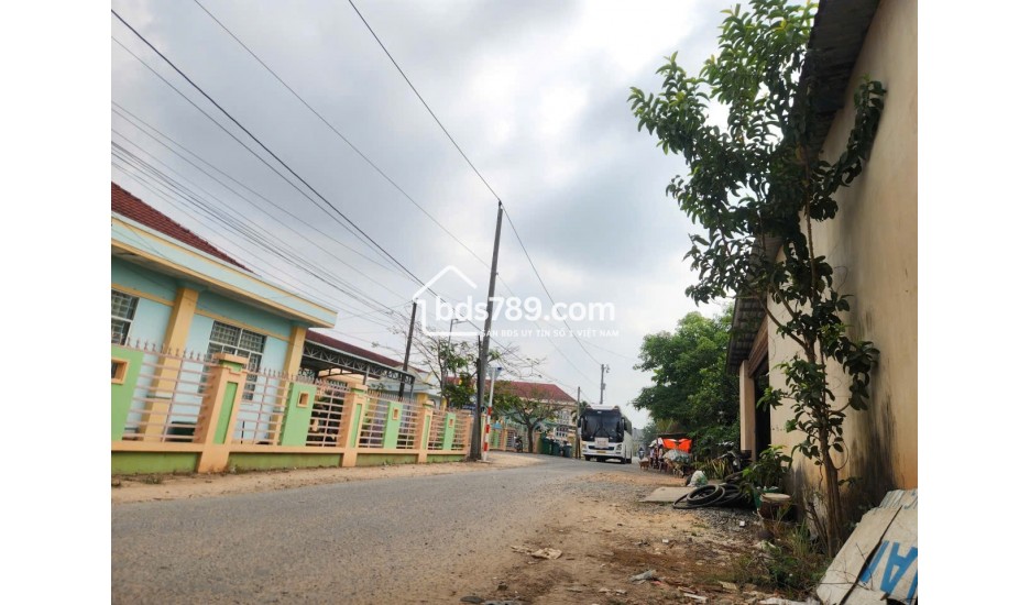 Đất thật giá thât 100% không ảo(dt9,5x20m)full thổ cư giá chỉ 650tr