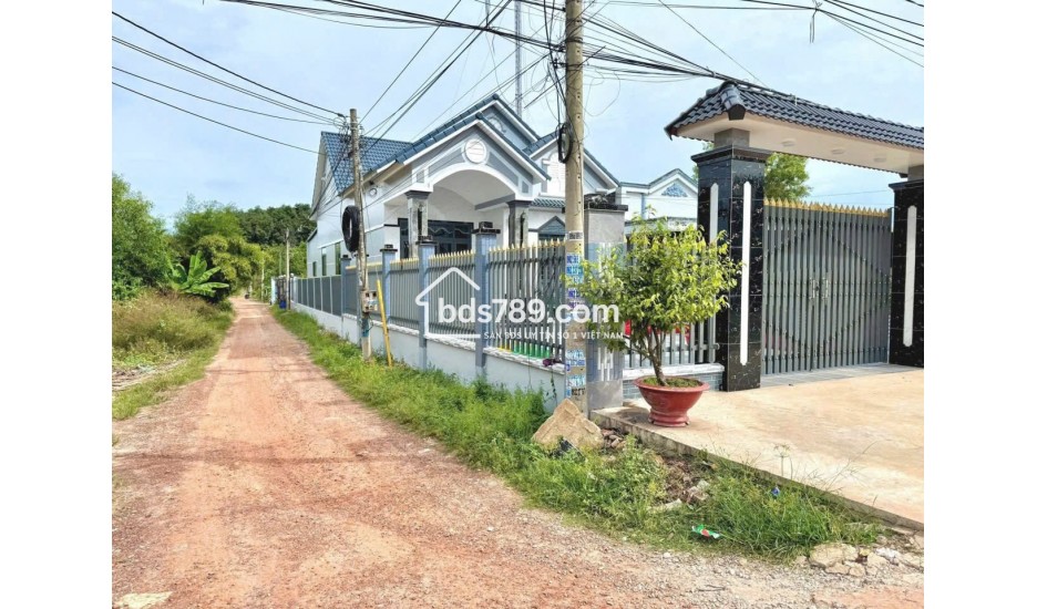 Đất thật giá thât 100% không ảo(dt9,5x20m)full thổ cư giá chỉ 650tr
